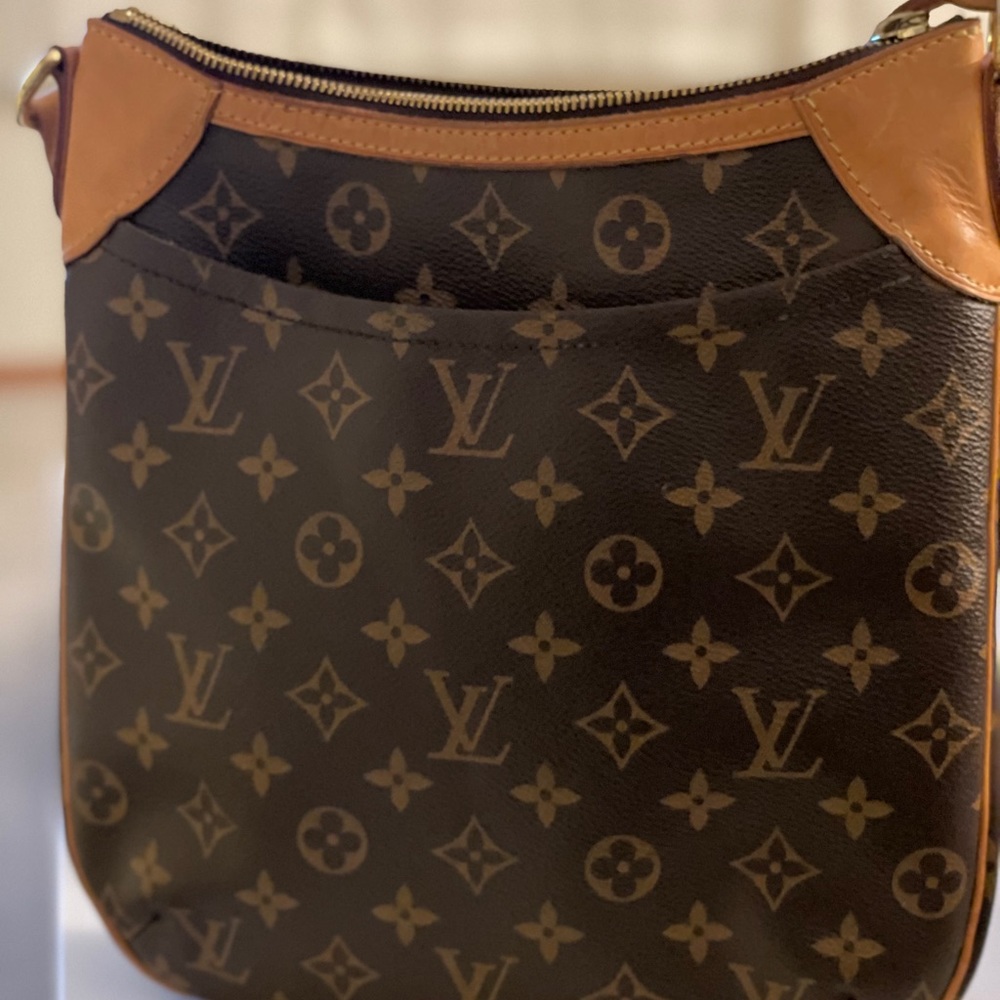 Louis Vuitton authentic Odeon PM shoulder …